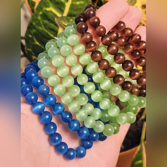 Cat eye Beaded Stretch Bracelet - Picture 5 of 5